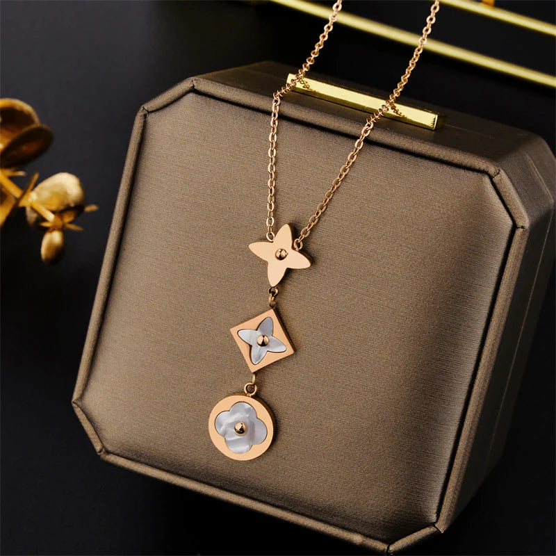Kette TRIPLELUCKY ROSE